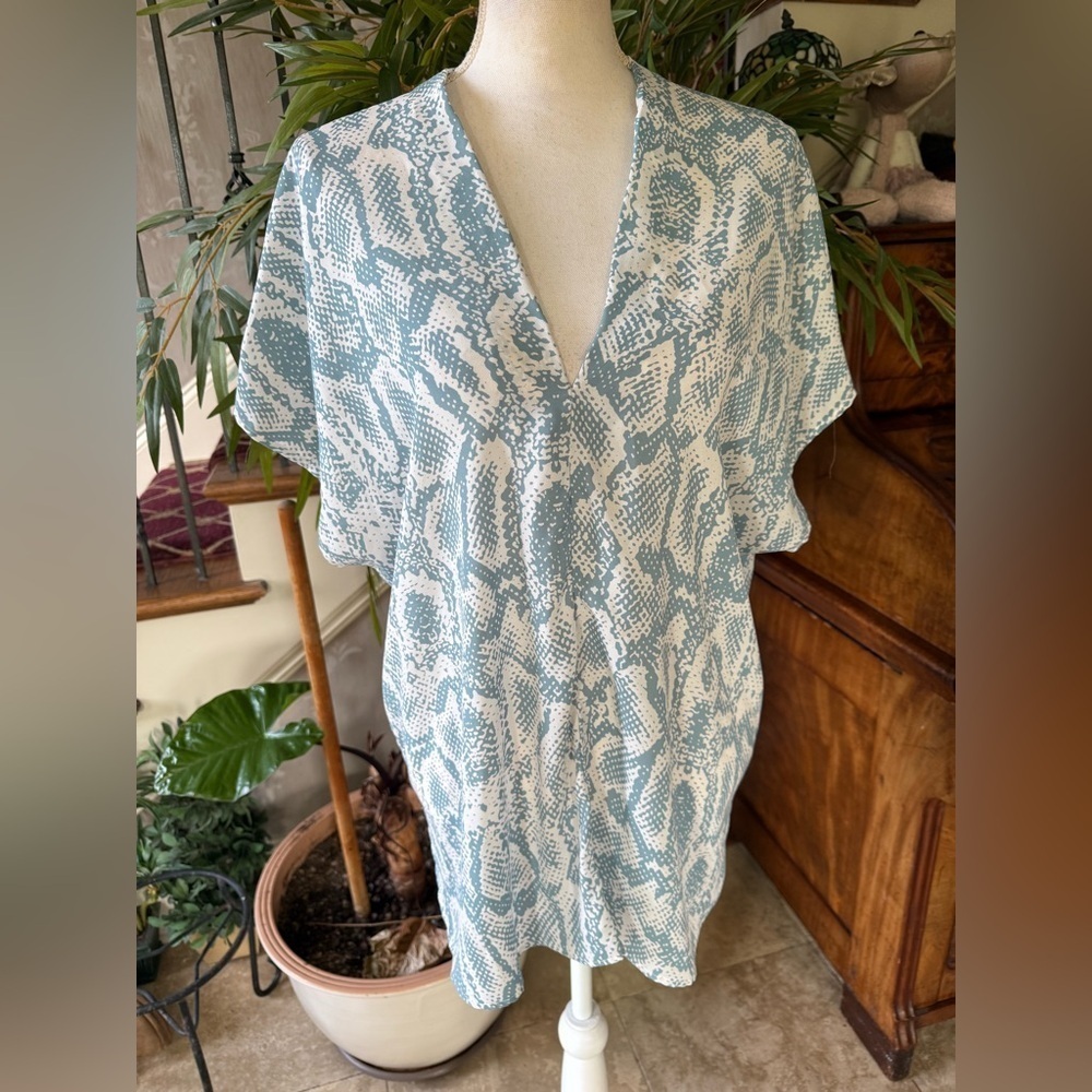 Adrianne ladies V-neck top small, very good condition flowing short sleeves - Picture 4 of 9